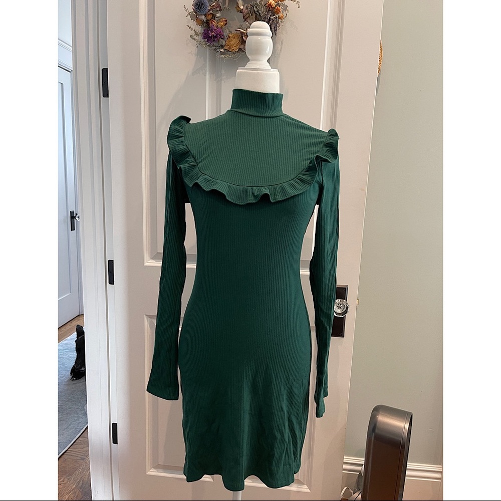 Reformation stretchy body con ruffle dress M